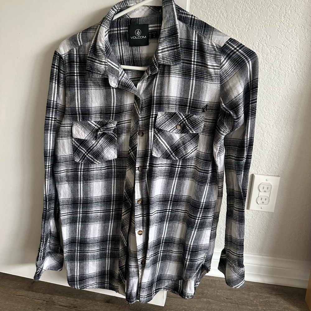 Women's Volcom Flannel Size Small